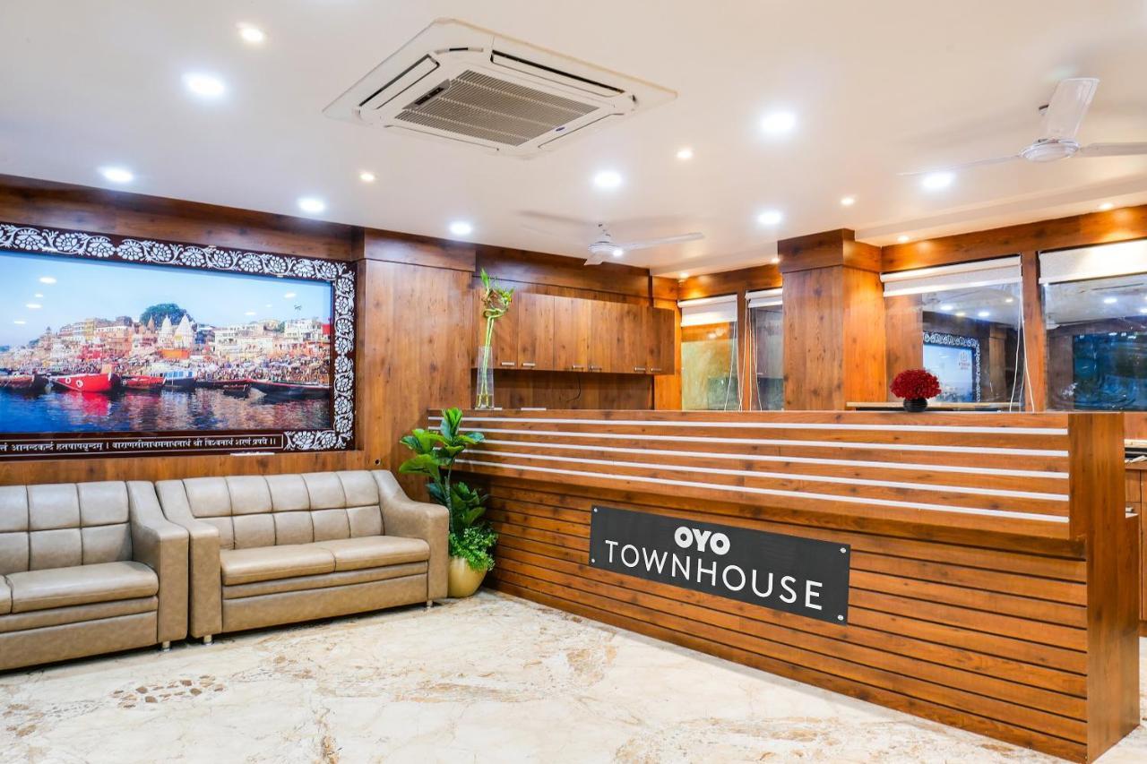 Oyo Townhouse 1132 Hotel Nivedita Rāmnagar 外观 照片