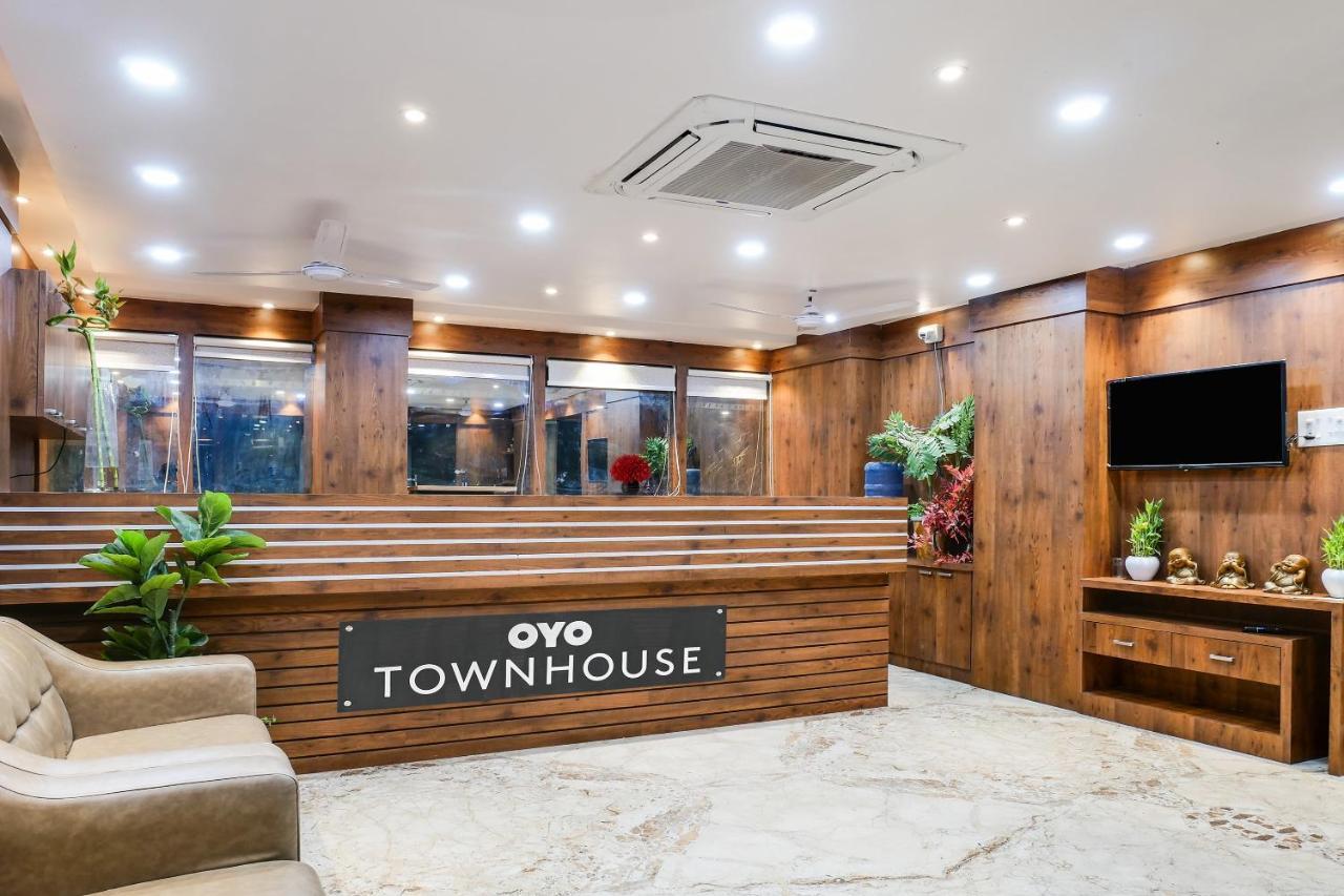 Oyo Townhouse 1132 Hotel Nivedita Rāmnagar 外观 照片