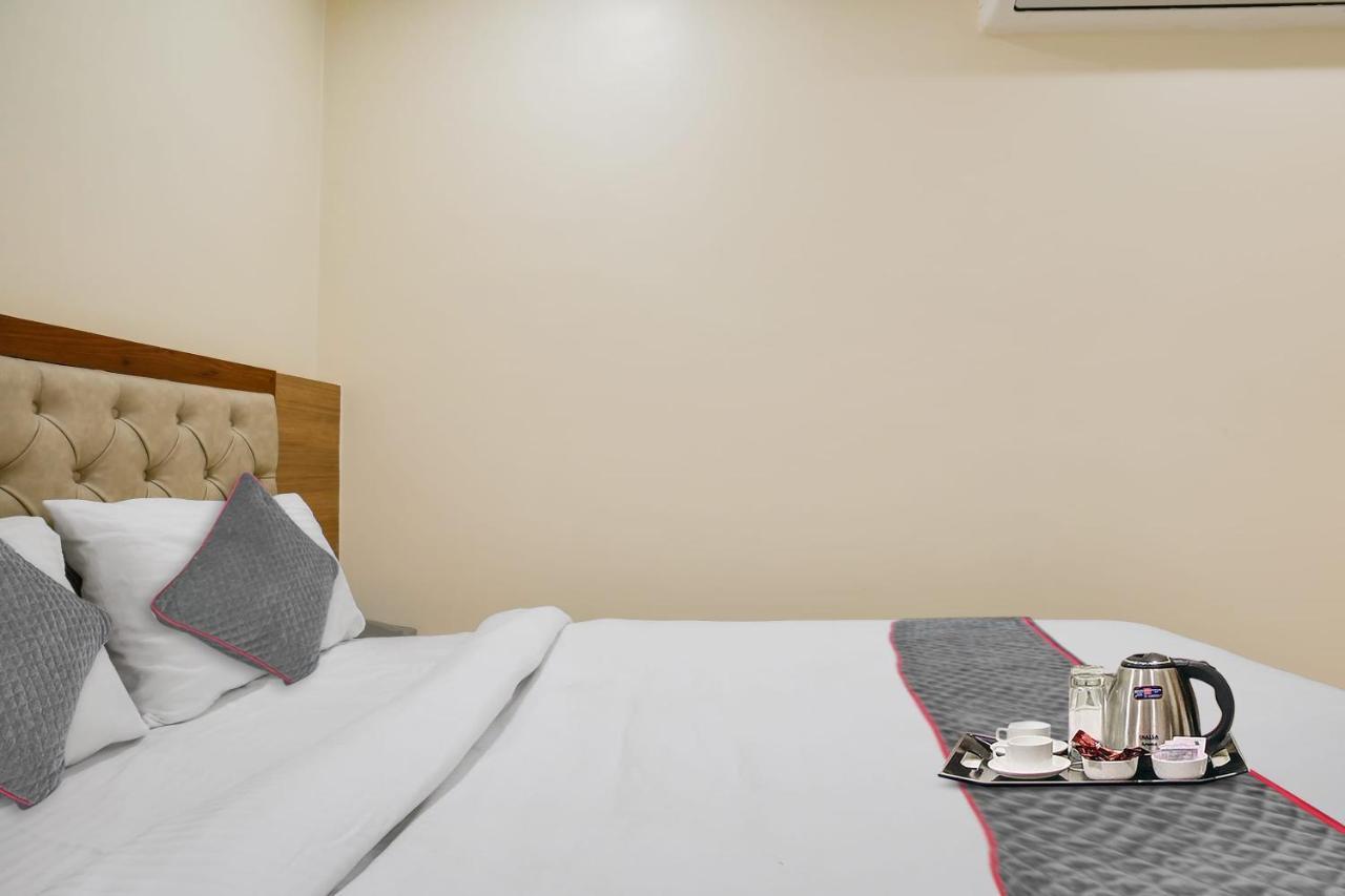 Oyo Townhouse 1132 Hotel Nivedita Rāmnagar 外观 照片