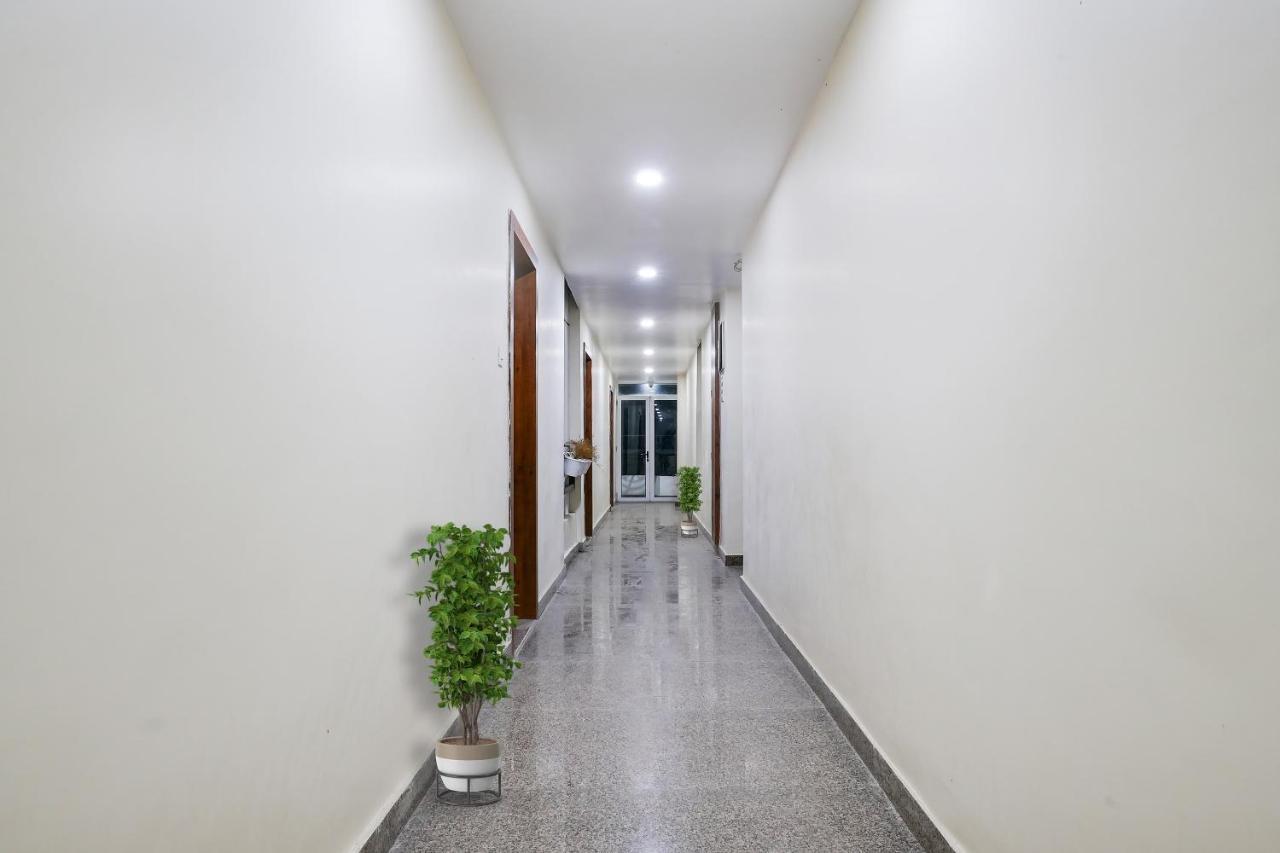 Oyo Townhouse 1132 Hotel Nivedita Rāmnagar 外观 照片