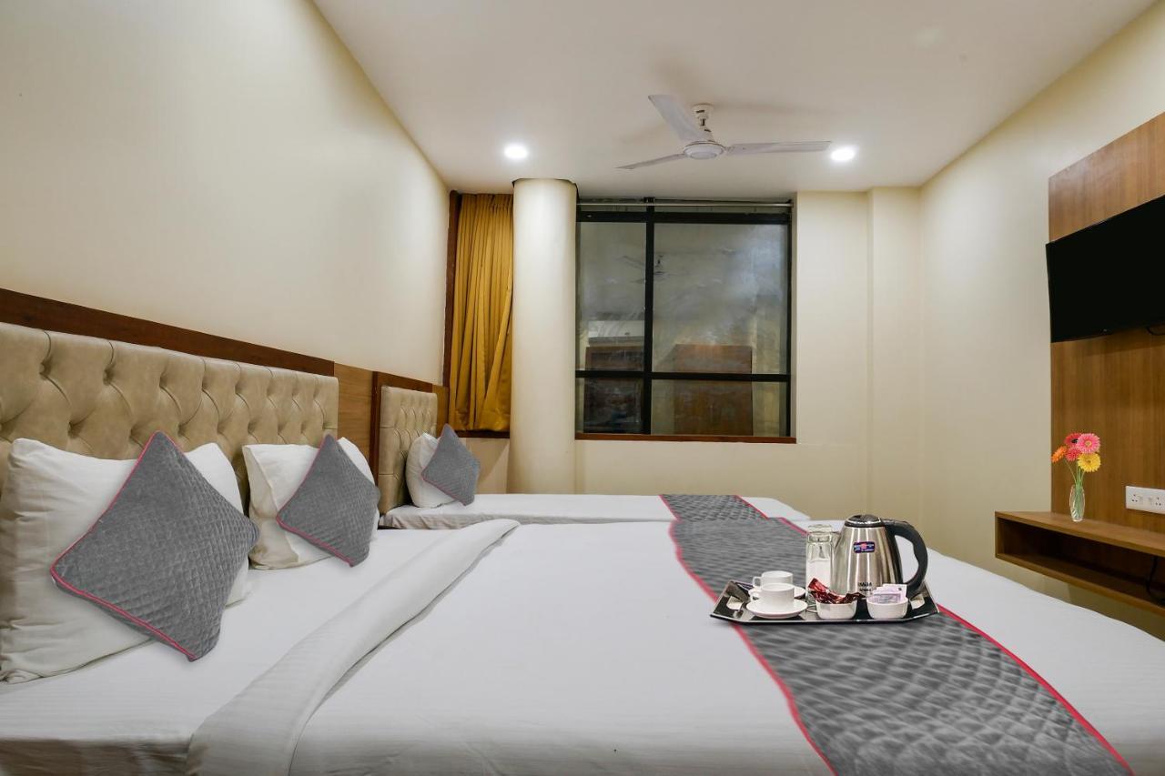 Oyo Townhouse 1132 Hotel Nivedita Rāmnagar 外观 照片