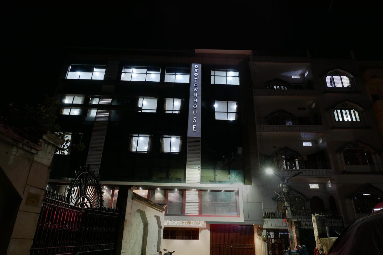 Oyo Townhouse 1132 Hotel Nivedita Rāmnagar 外观 照片